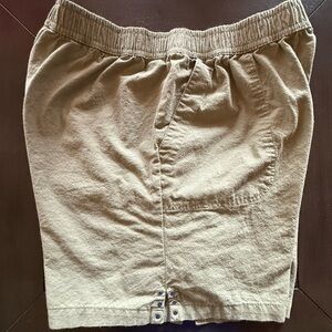 Emily Daniel’s Women’s Shorts
Pale Green, Size Large.
